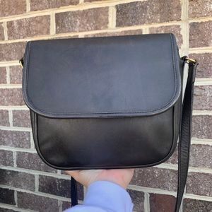 Vintage Coach Black Tailored Pouch (4110) Crossbody Snap Closure Purse